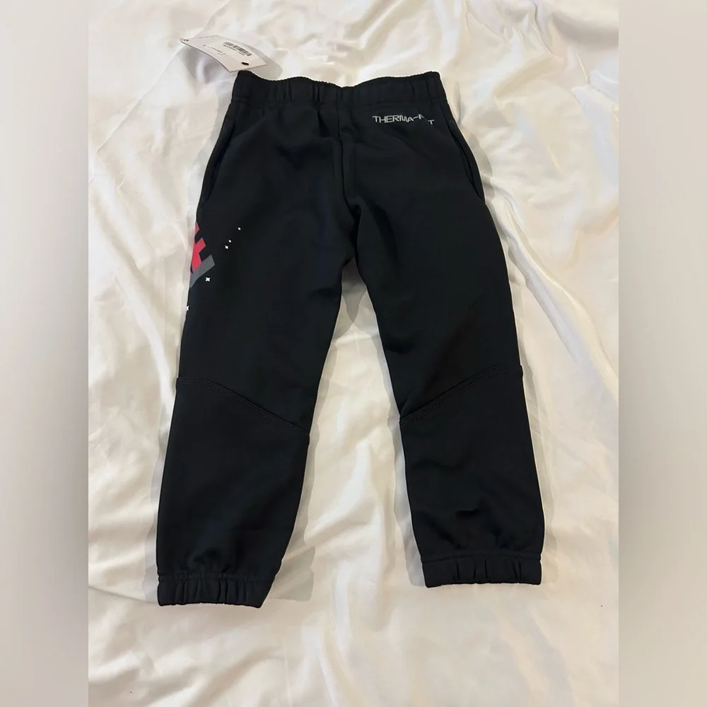 Nike Therma-FIT Boys Black Jogger Pants Logo Athletic Sweatpants Size 4 NWT